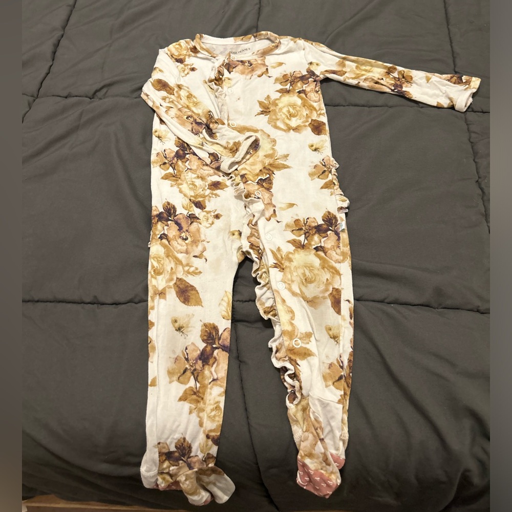 Posh peanut outfit